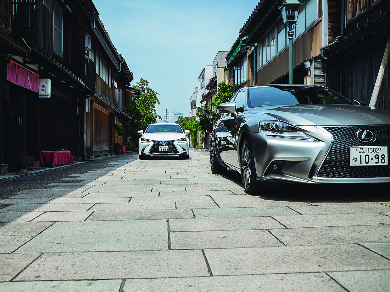 レクサスとにし茶屋街