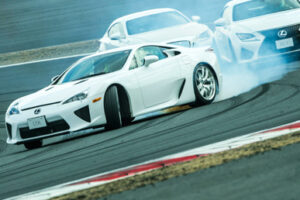 レクサス「走るアート」公開