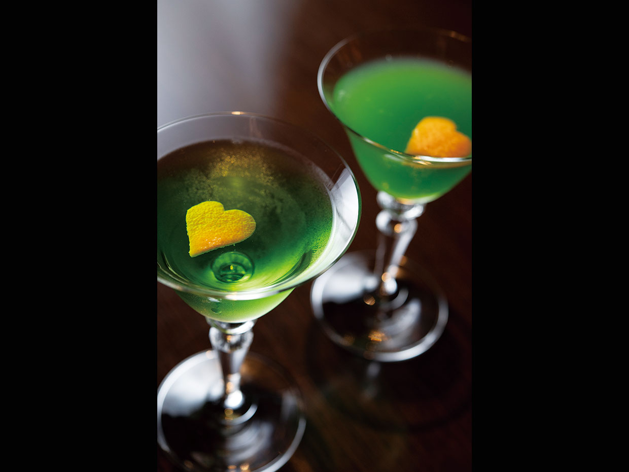 東京ステーションホテル&ensp;オーク。（左）M191上り、（右）M191下り