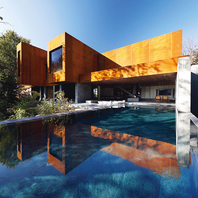 全国の名建築を拠点に暮らす