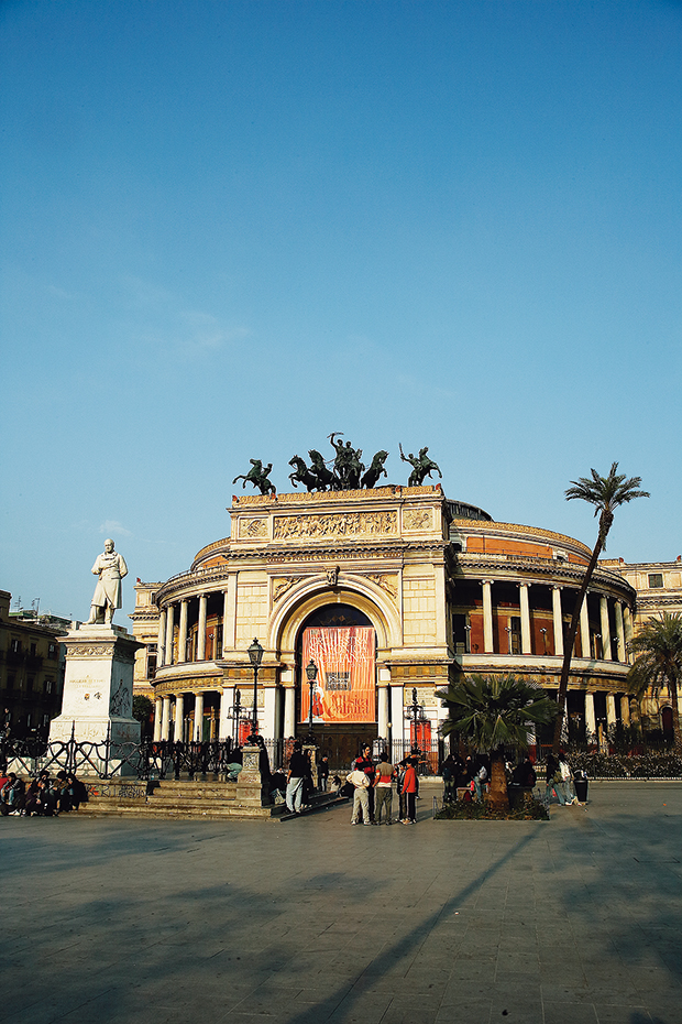 シチリア、ポリテアーマ劇場