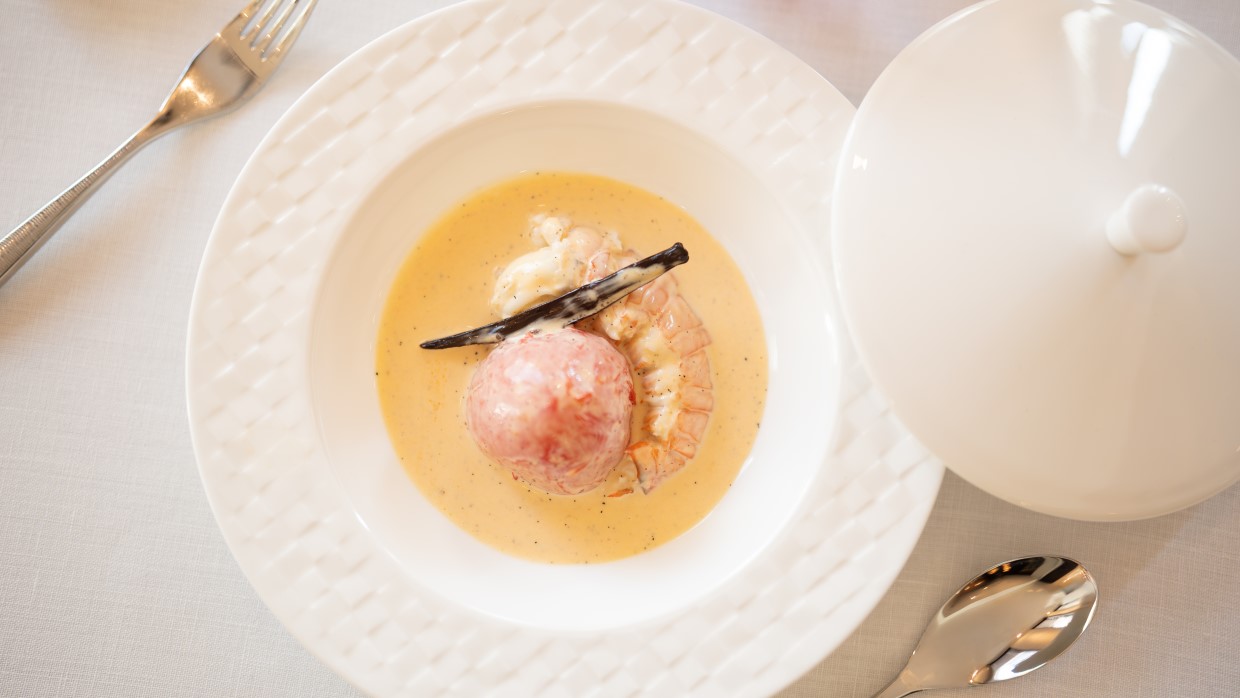 カタール航空ビジネスクラスの機内食にNARISAWAがデビュー