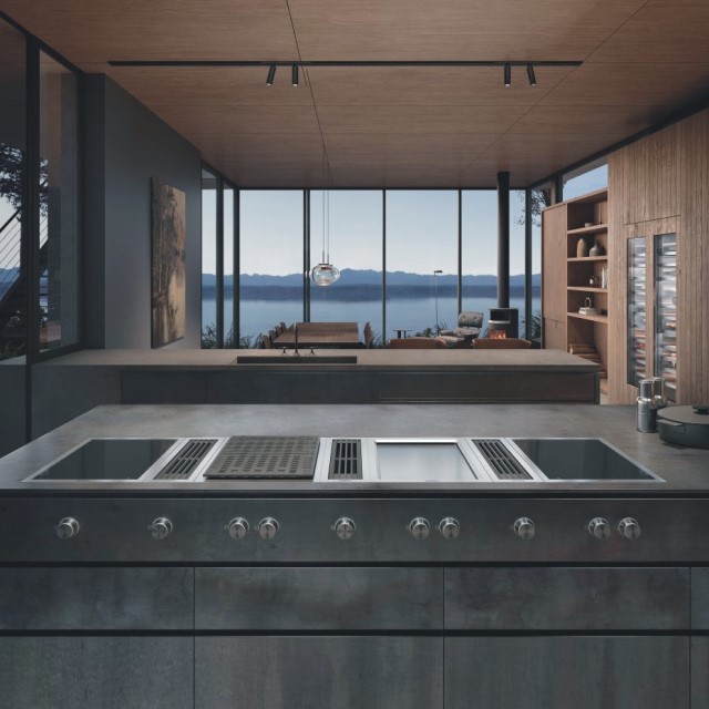 洗練されたミニマルなレンジフード