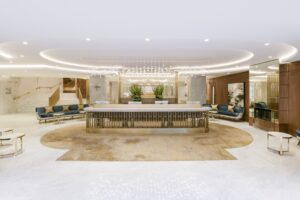 花盛りハイド・パークを遊び場に、ロイヤル・ランカスター・ロンドン