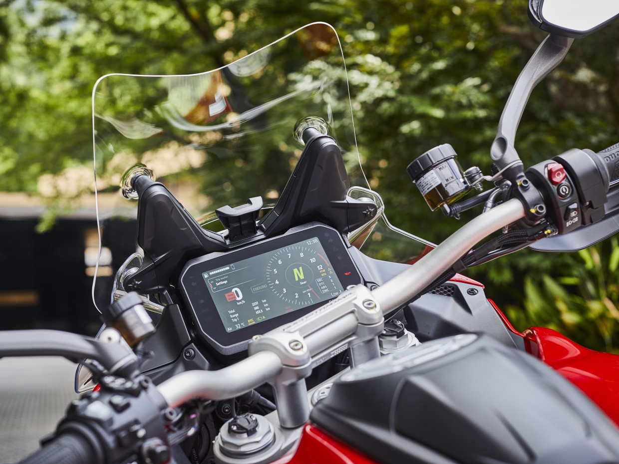 疾走の先にある静寂、ドゥカティ、新型ムルティストラーダV4