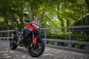 疾走の先にある静寂、ドゥカティ、新型ムルティストラーダV4