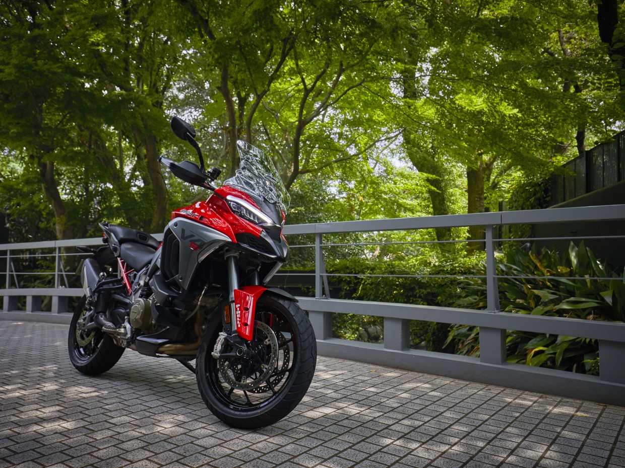 疾走の先にある静寂、ドゥカティ、新型ムルティストラーダV4