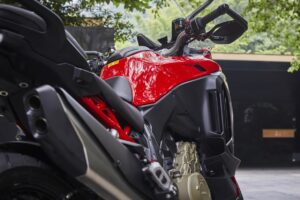 疾走の先にある静寂、ドゥカティ、新型ムルティストラーダV4