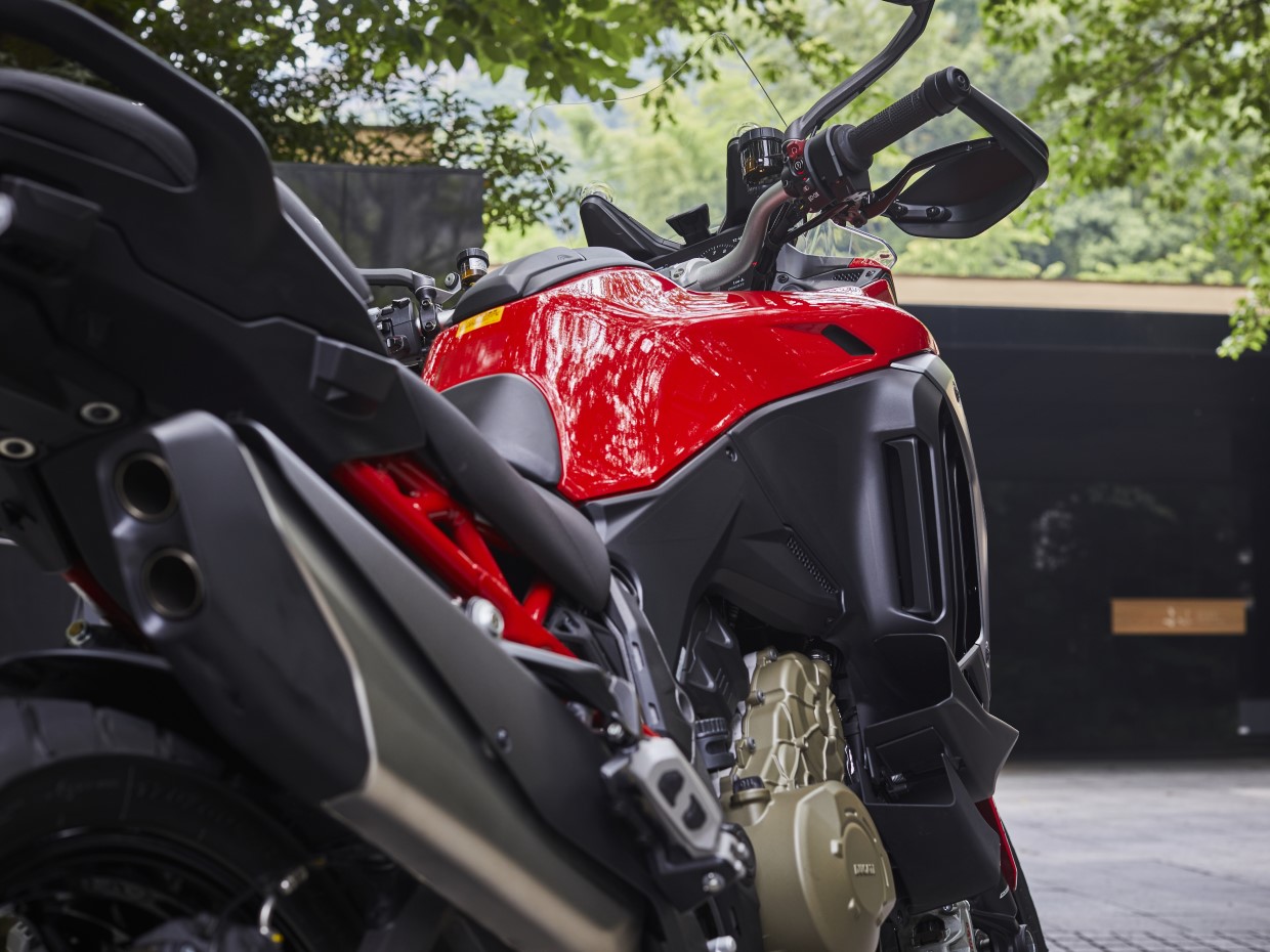 疾走の先にある静寂、ドゥカティ、新型ムルティストラーダV4