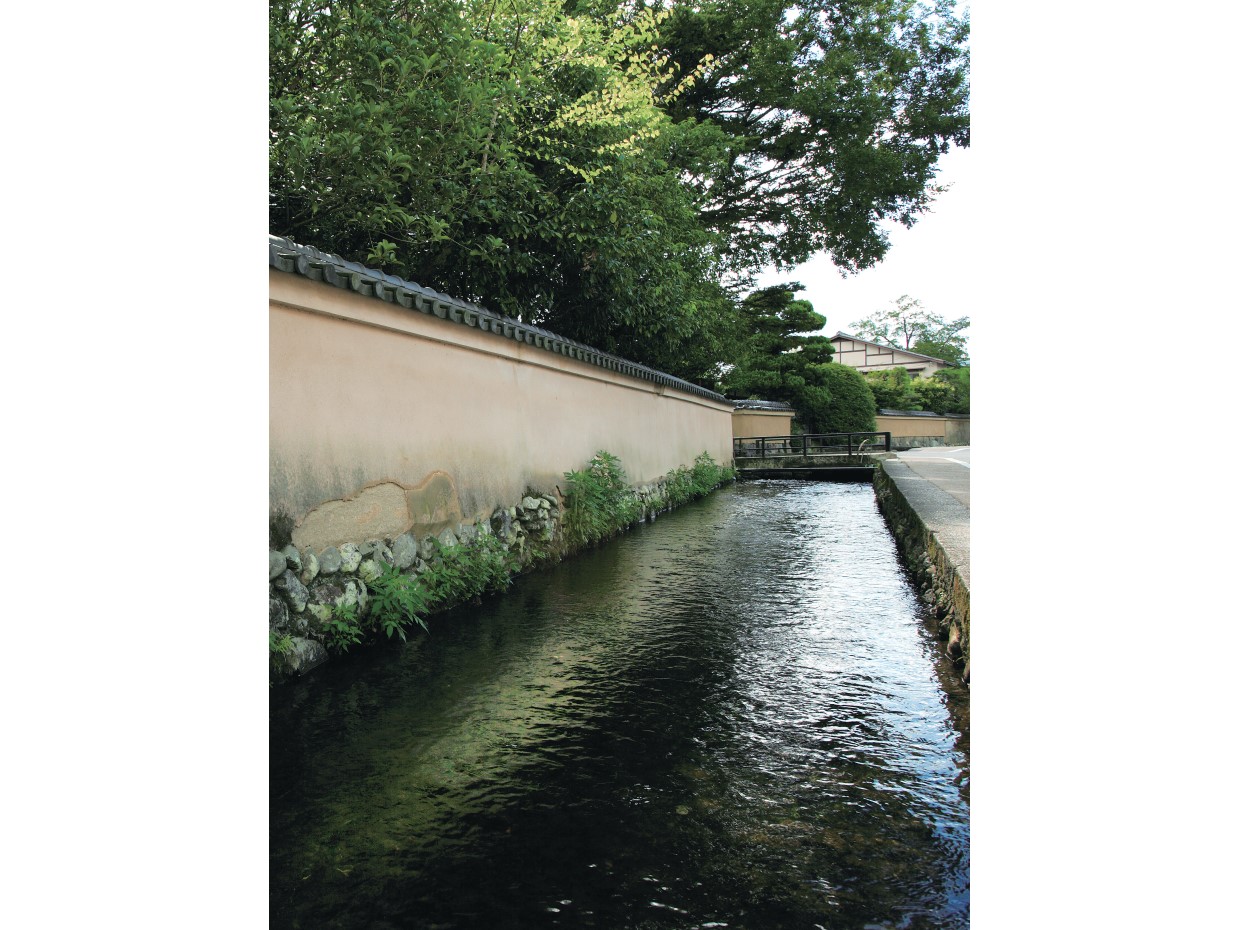 井戸という迷宮水に宿る古都の記憶