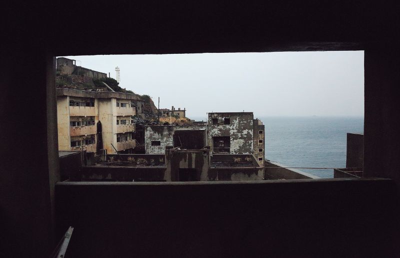 長崎喜遊曲 豊饒と冒険と近代日本、その栄華の「証言者」 軍艦島