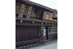 天領 飛騨高山荘厳な空気が流れる東山寺町